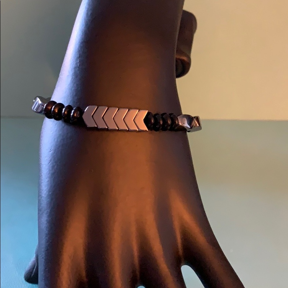 Hemalyke Arrow Bracelet